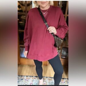 Aerie size M, oversized sweater maroon Burgandy down to earth crew